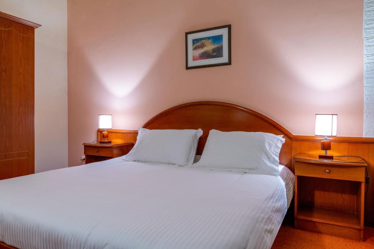 Rami Hotel Fālūghā Dış mekan fotoğraf